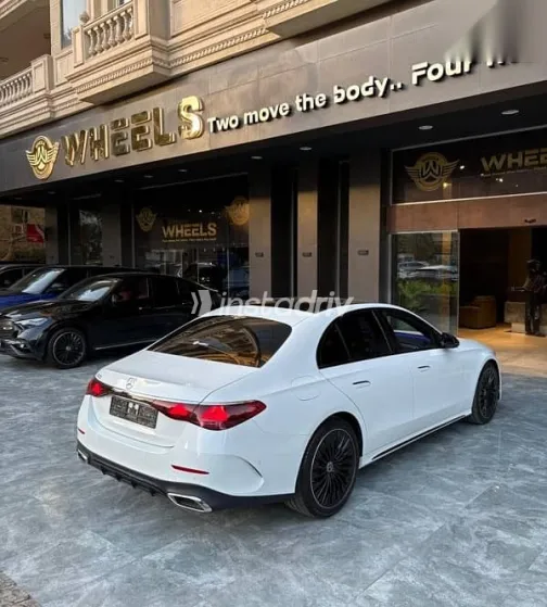 مرسيدس E 200 2025 أبيض جديدة للبيع - 1