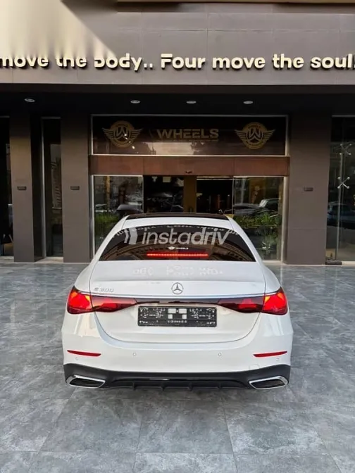 مرسيدس E 200 2025 أبيض جديدة للبيع - 9