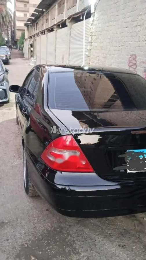 مرسيدس C 180 2003 أسود مستعملة للبيع - 4
