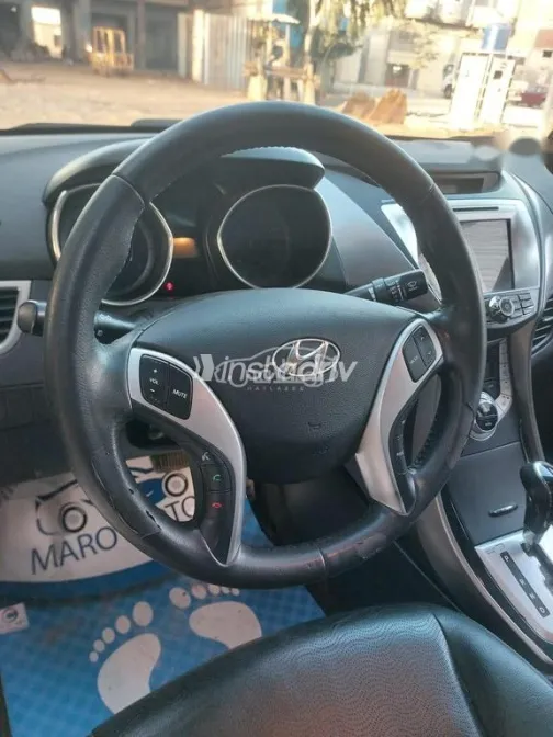 هيونداي افانتي 2012 فضي مستعملة للبيع - 2