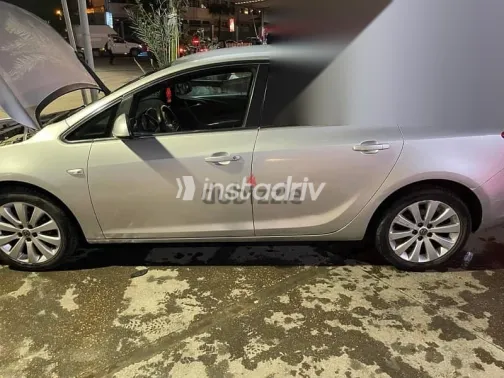 اوبل أسترا 2016 رمادي مستعملة للبيع - 2