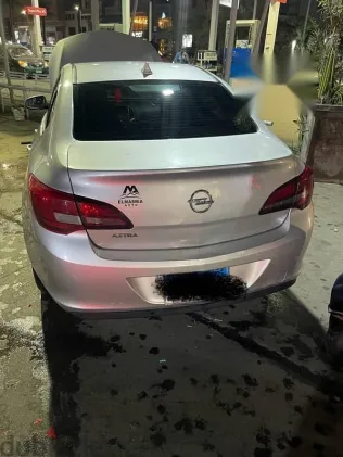 اوبل أسترا 2016 رمادي مستعملة للبيع