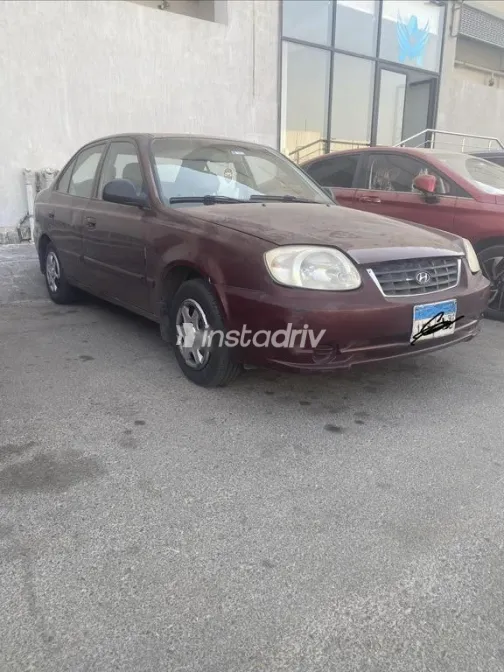 هيونداي فيرنا 2011 أحمر غامق مستعملة للبيع - 3