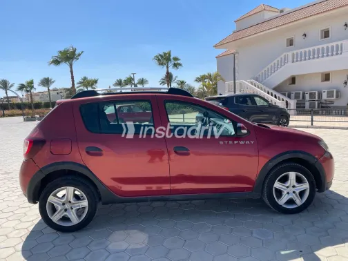 رينو سانديرو  ( ستيب  واى ) 2015 أبيض مستعملة للبيع - 4