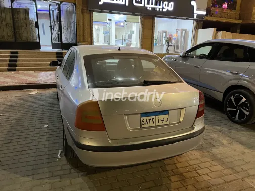 سكودا اوكتافيا 2007 أبيض مستعملة للبيع - 1