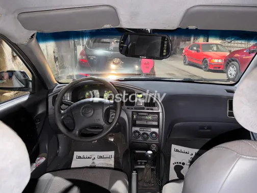 هيونداي إلنترا 2006 أبيض مستعملة للبيع - 1