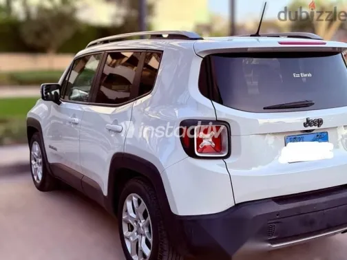 Jeep Renegade 2015 White Used for Sale - 1