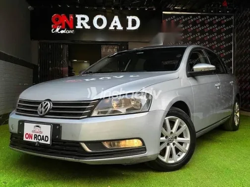 Volkswagen Passat 2014 Silver Used for Sale - 1