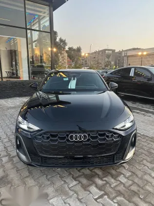 اودي A5 2025 أسود جديدة للبيع