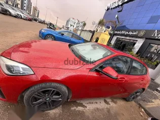 بي ام دبليو 118 2020 أحمر مستعملة للبيع