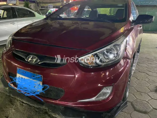 هيونداي اكسنت 2017 أبيض مستعملة للبيع - 1