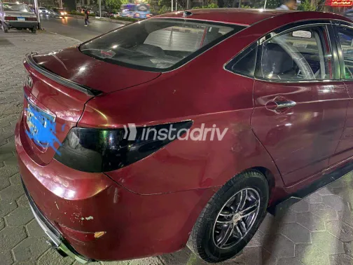 هيونداي اكسنت 2017 أبيض مستعملة للبيع - 2