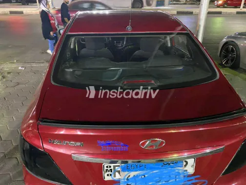 هيونداي اكسنت 2017 أبيض مستعملة للبيع - 4