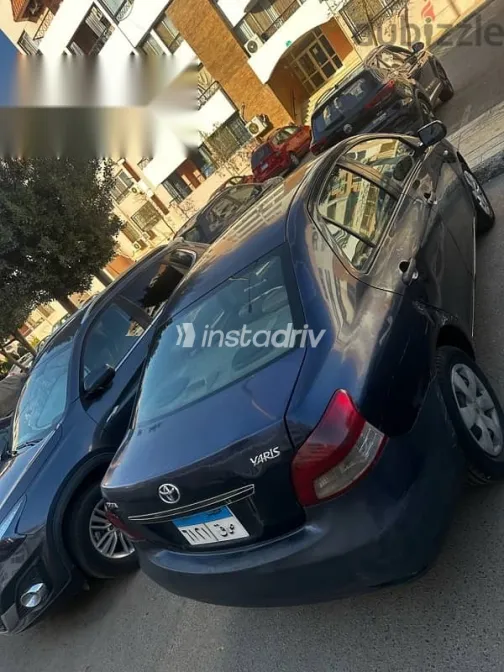 تويوتا ياريس 2008 أزرق غامق مستعملة للبيع - 7