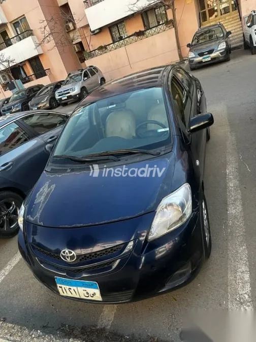 تويوتا ياريس 2008 أزرق غامق مستعملة للبيع - 8