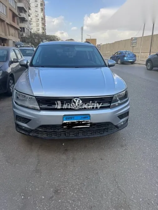 Volkswagen Tiguan 2020 Silver Used for Sale - 3