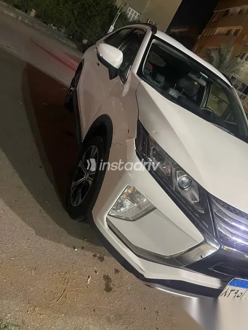 Mitsubishi Eclipse 2018 White Used for Sale - 1