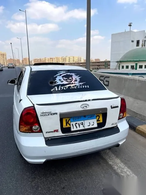Hyundai Verna 2010 White Used for Sale - 1