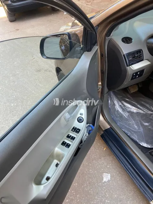 Kia Picanto 2013 Brown Used for Sale - 9