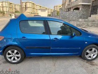بيجو 307 2005 أزرق غامق مستعملة للبيع