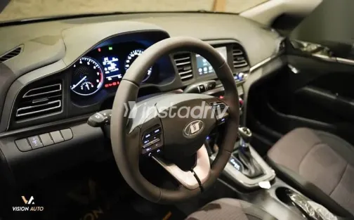 هيونداي إلنترا 2026 رمادي جديدة للبيع - 5