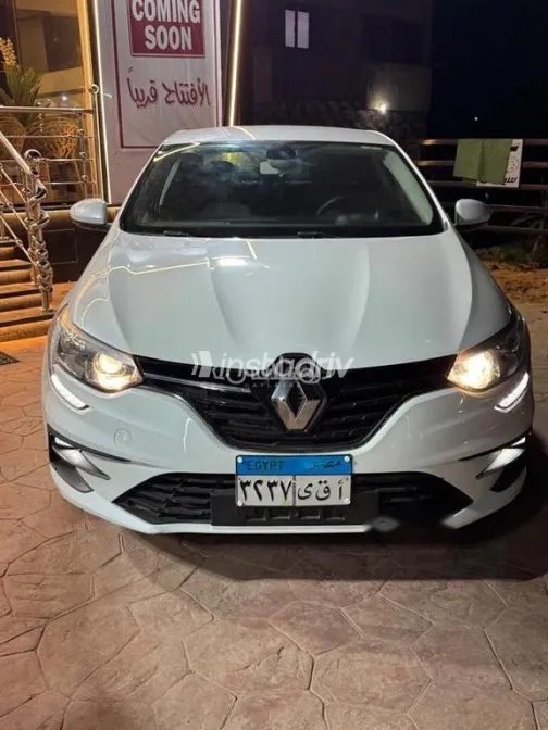Renault Megane 2023 White Used for Sale - 1