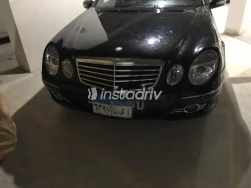 مرسيدس E 240 2003 أسود مستعملة للبيع - 1