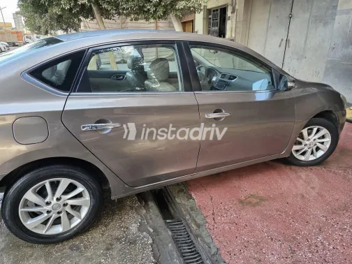 نيسان سنترا 2016 برونزي مستعملة للبيع - 2