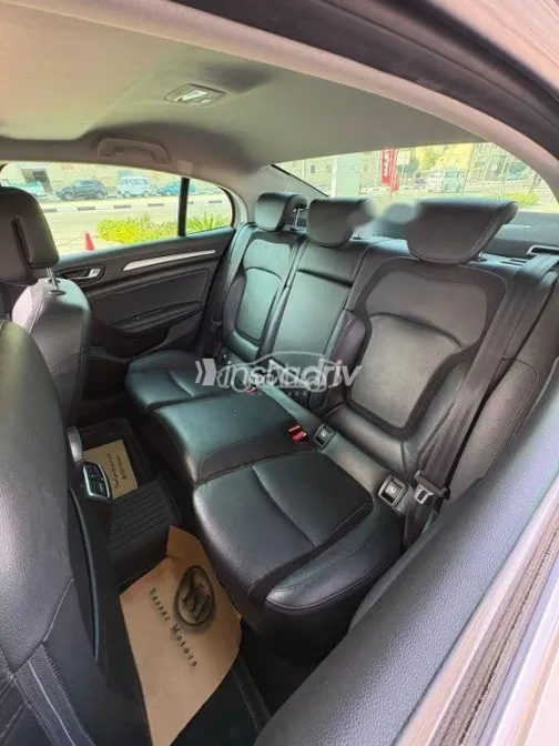 رينو ميجان 2020 أبيض مستعملة للبيع - 4