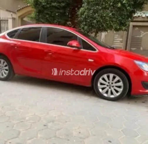 اوبل أسترا 2016 أبيض مستعملة للبيع - 1