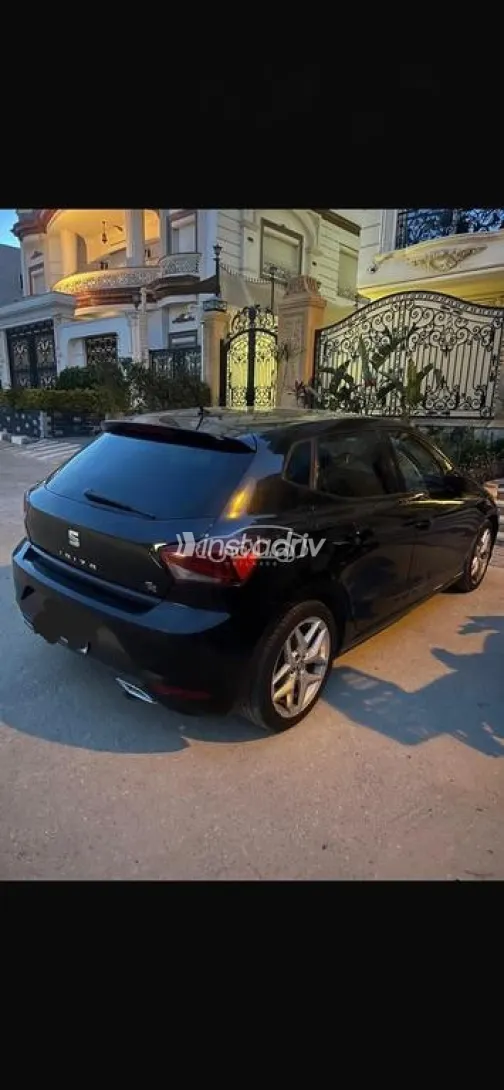 سيات ابيزا 2020 أبيض مستعملة للبيع - 2