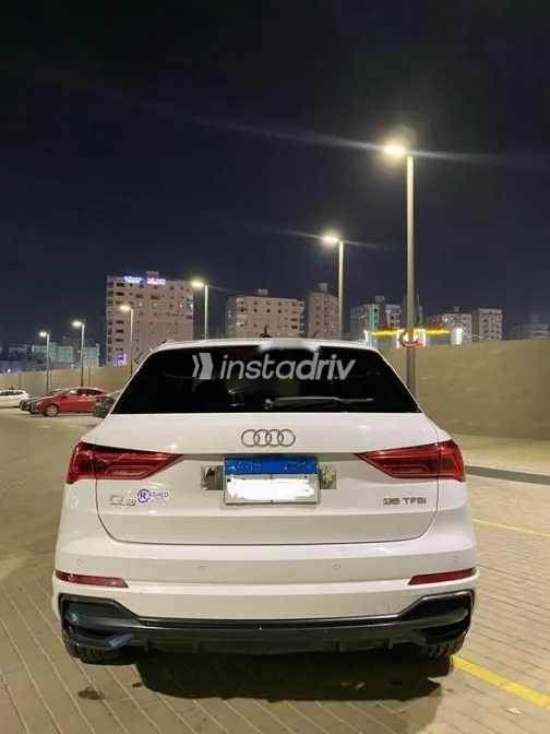Audi Q3 2022 White Used for Sale - 2