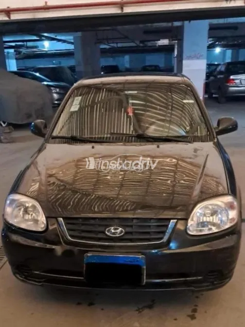 هيونداي فيرنا 2013 أسود مستعملة للبيع - 1