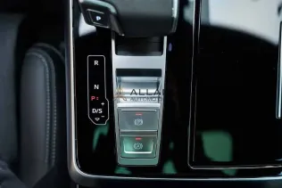 اودي Q8 2025 أسود جديدة للبيع