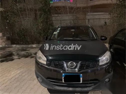 نيسان قشقاي 2013 أزرق غامق مستعملة للبيع - 2