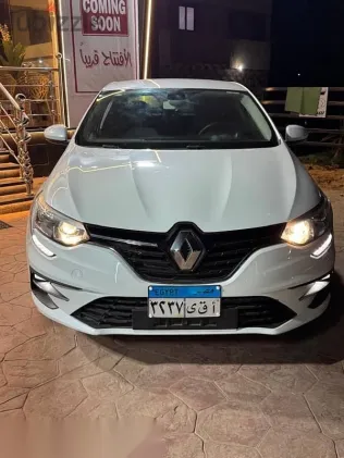 رينو ميجان 2023 أبيض مستعملة للبيع