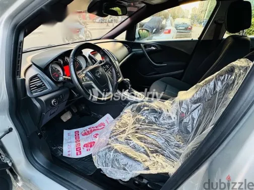 اوبل أسترا 2017 فضي مستعملة للبيع - 6