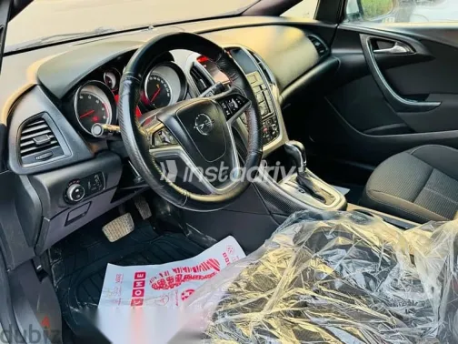 اوبل أسترا 2017 فضي مستعملة للبيع - 7