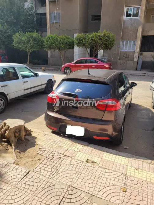 كيا ريو 2015 بني مستعملة للبيع - 3