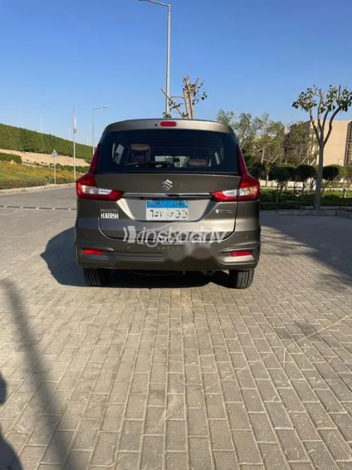 سوزوكى ارتيجا 2021 أبيض مستعملة للبيع - 3