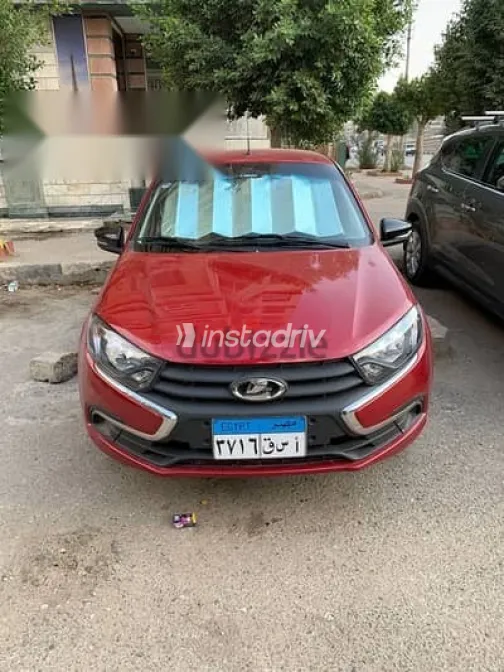 لادا جرانتا 2022 أحمر مستعملة للبيع - 1