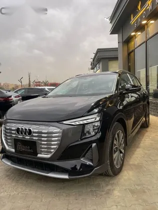 اودي Q5 2025 أسود جديدة للبيع
