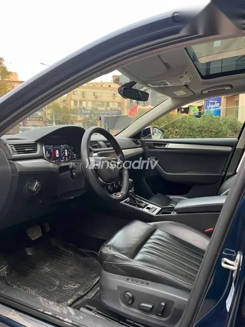 سكودا سوبيرب 2022 أزرق غامق مستعملة للبيع - 8