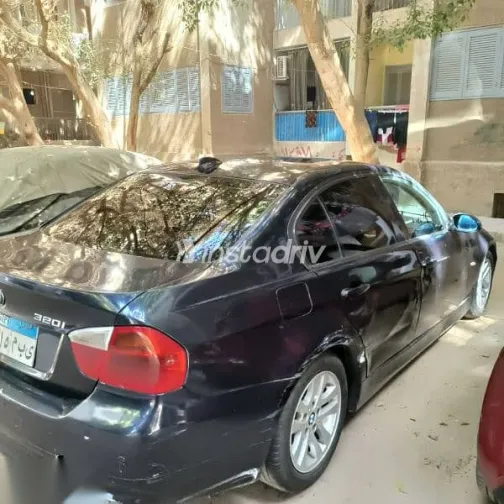 بي ام دبليو 320 2008 أزرق غامق مستعملة للبيع - 4