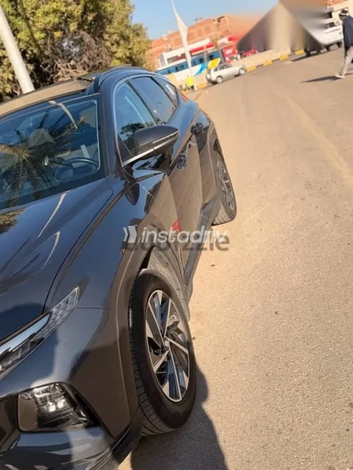 هيونداي توسان 2024 أسود مستعملة للبيع - 1