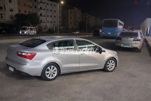 Kia Rio 2013 Silver Used for Sale - 2