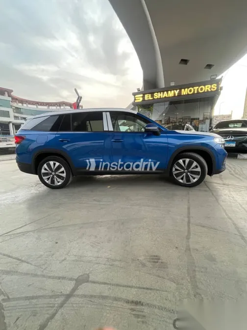 سكودا كودياك 2025 أزرق غامق جديدة للبيع - 1