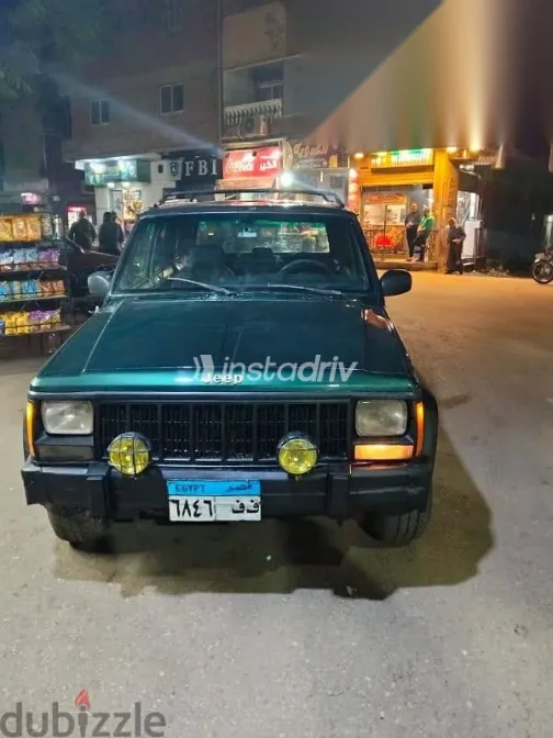 جيب شيروكي 1994 أخضر مستعملة للبيع - 1