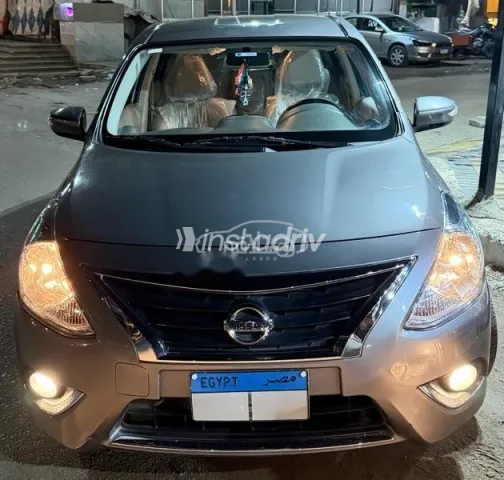 نيسان صنى 2024 رمادي مستعملة للبيع - 1
