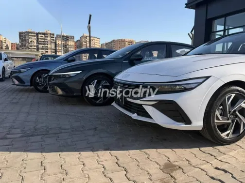 هيونداي إلنترا 2025 رمادي جديدة للبيع - 6